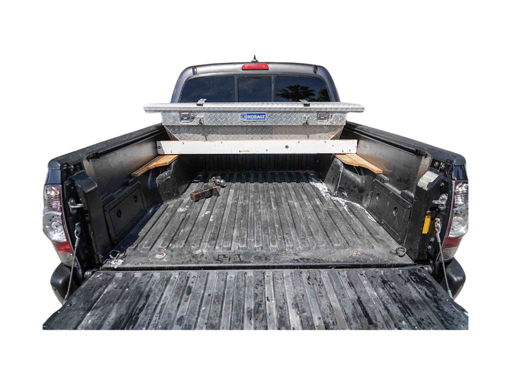 Thumbnail: 2015 Toyota Tacoma - 14
