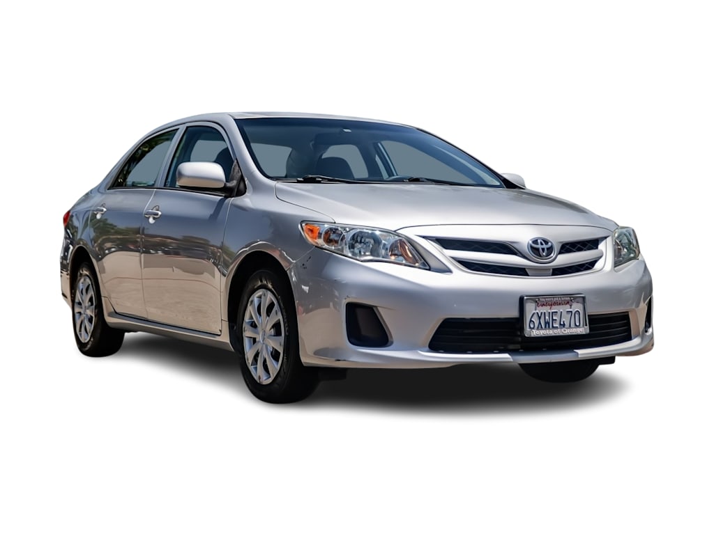Thumbnail: 2013 Toyota Corolla - 16