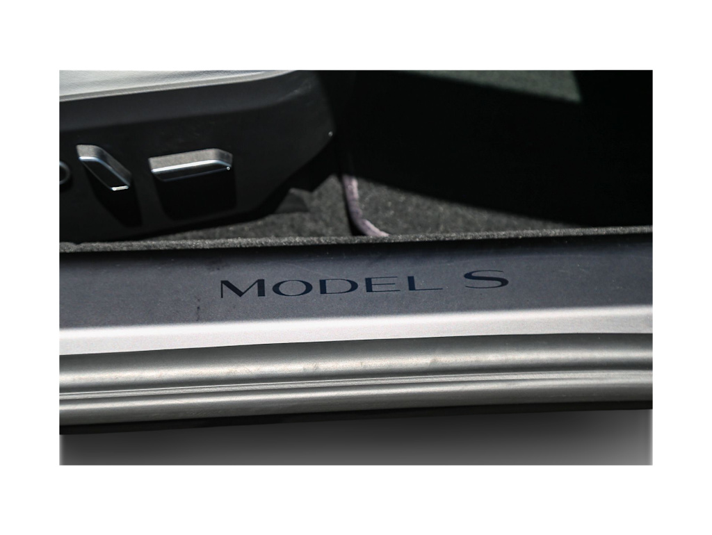 Thumbnail: 2023 Tesla Model S - 14