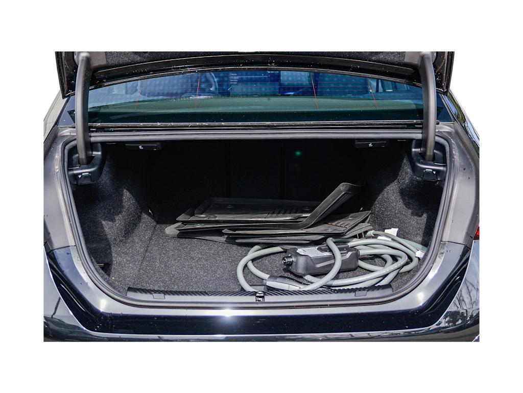 Thumbnail: 2025 BMW i5 - 16