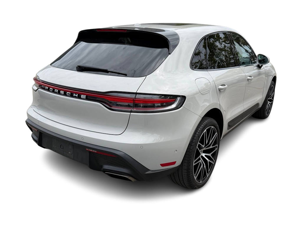 Thumbnail: 2022 Porsche Macan - 17