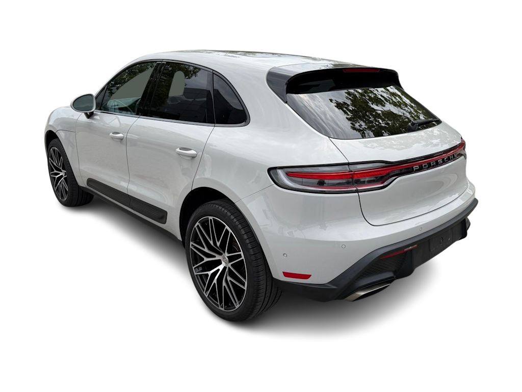 Thumbnail: 2022 Porsche Macan - 4