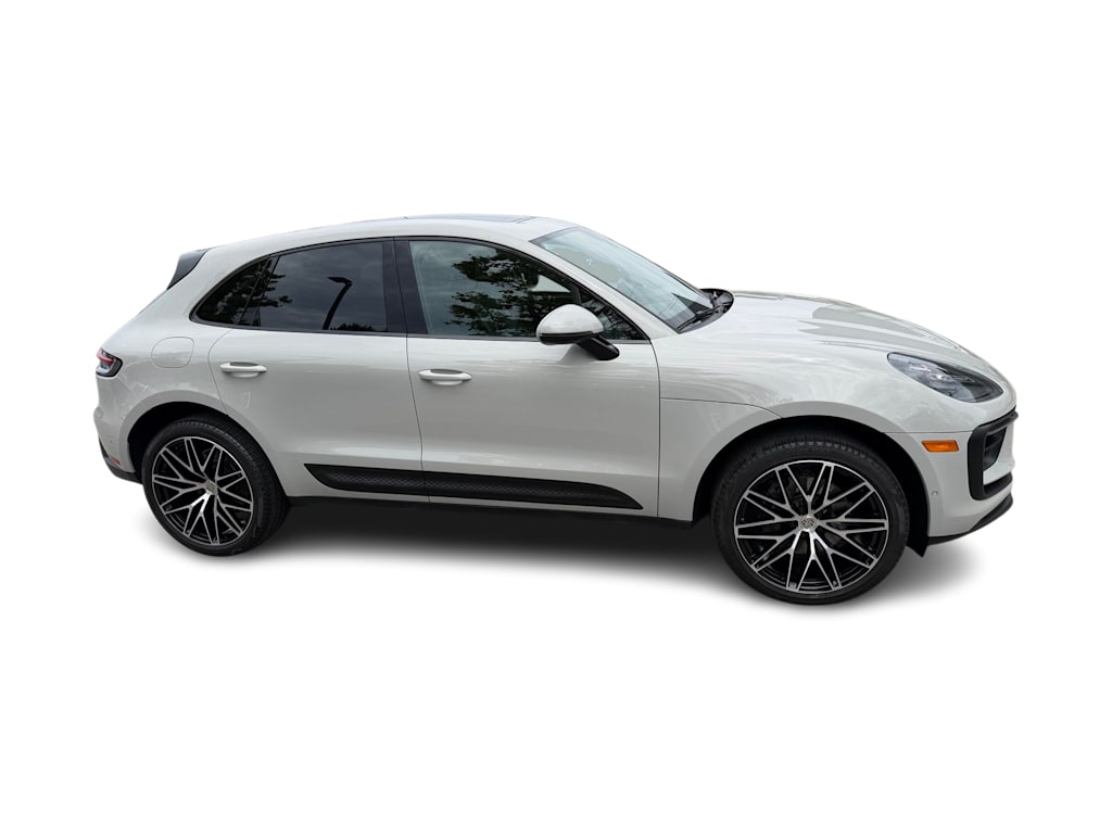 Thumbnail: 2022 Porsche Macan - 16