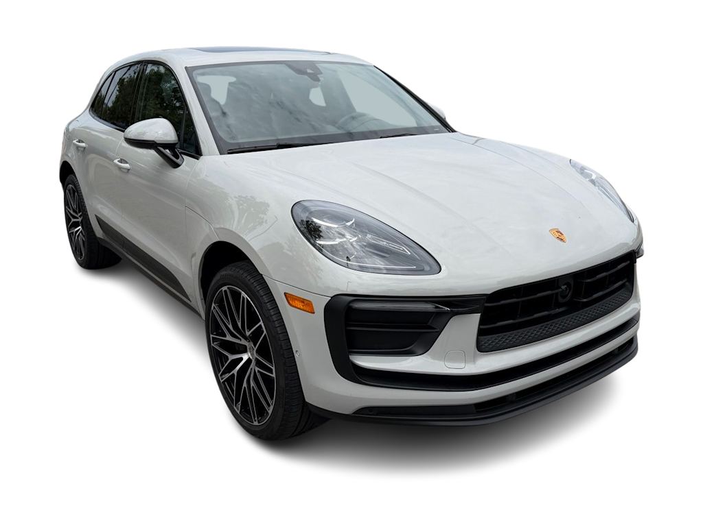 Thumbnail: 2022 Porsche Macan - 15