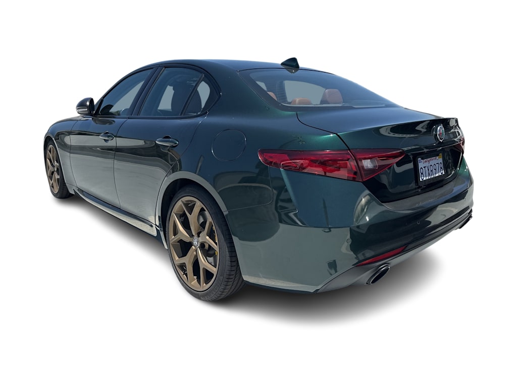 Thumbnail: 2020 Alfa Romeo Giulia - 4