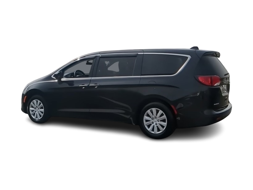 2020 Chrysler Voyager L 20