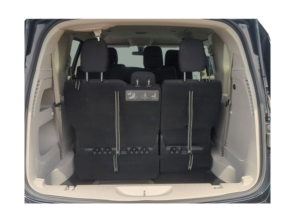 2020 Chrysler Voyager L 14