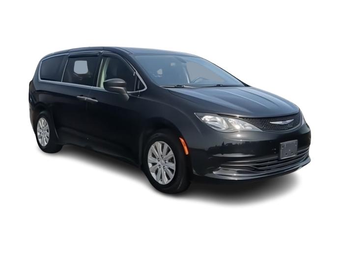2020 Chrysler Voyager L 17