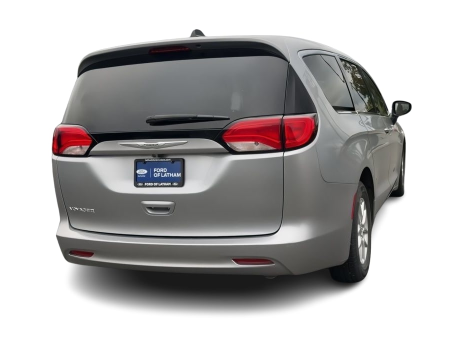 Thumbnail: 2021 Chrysler Voyager - 21