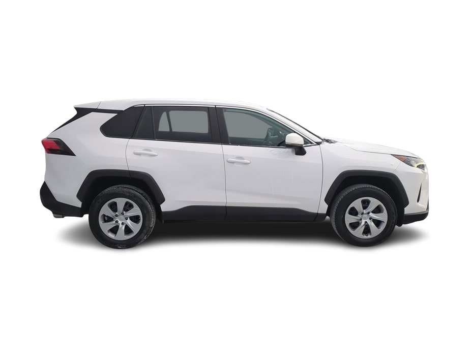 2022 Toyota RAV4 LE 24