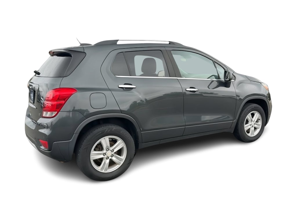 Thumbnail: 2017 Chevrolet Trax - 23