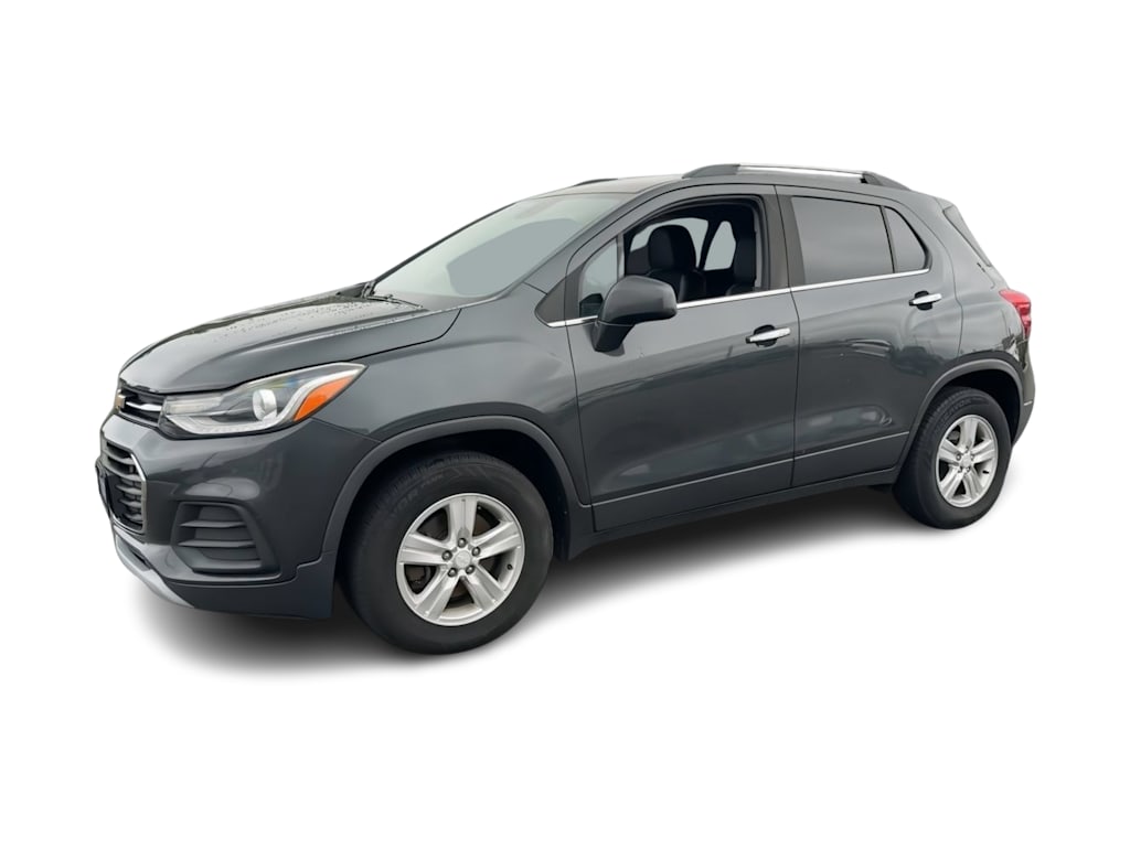 Thumbnail: 2017 Chevrolet Trax - 3