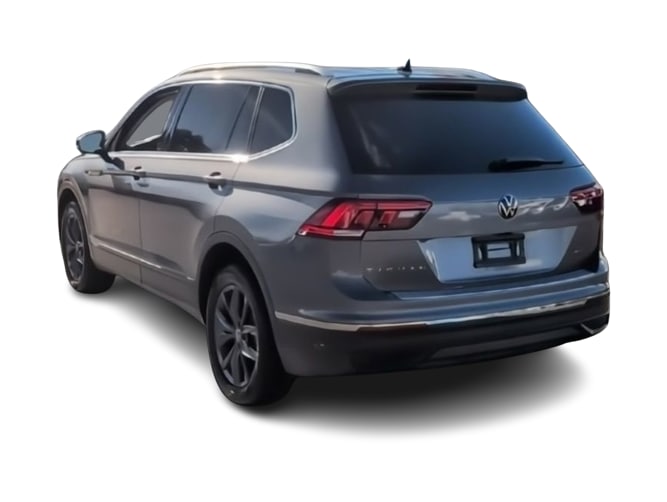 Thumbnail: 2022 Volkswagen Tiguan - 4