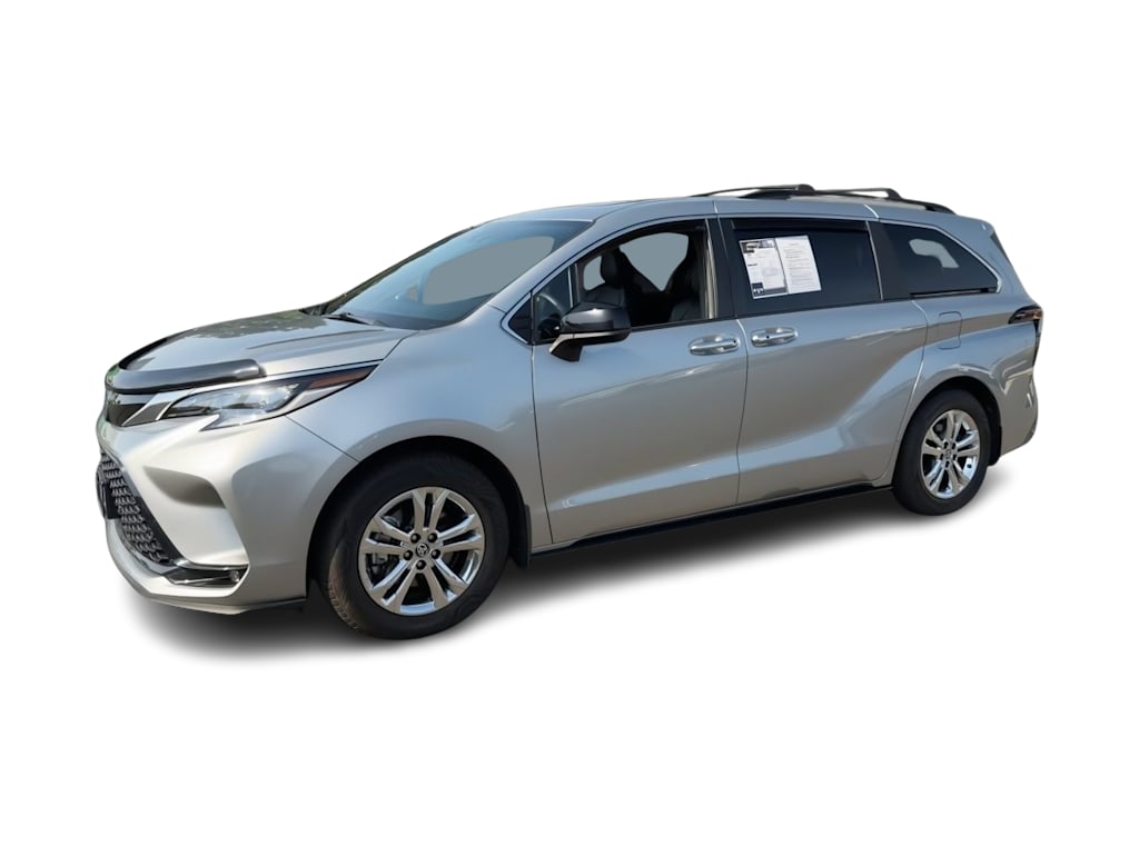 Thumbnail: 2022 Toyota Sienna - 3