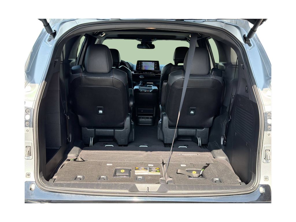 Thumbnail: 2022 Toyota Sienna - 17