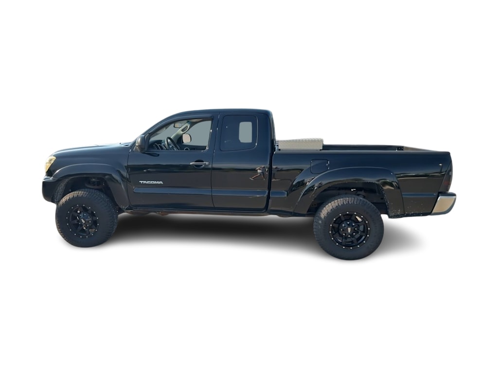 Thumbnail: 2012 Toyota Tacoma - 18