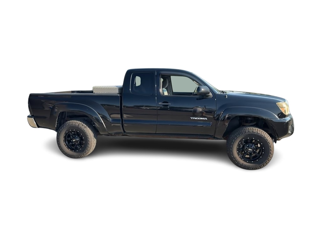 Thumbnail: 2012 Toyota Tacoma - 21