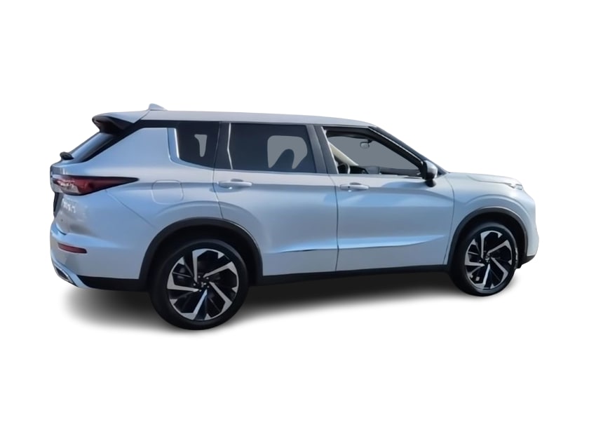 Thumbnail: 2023 Mitsubishi Outlander - 24