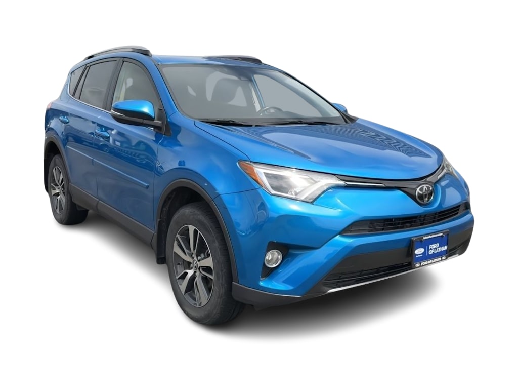 Thumbnail: 2017 Toyota RAV4 - 20