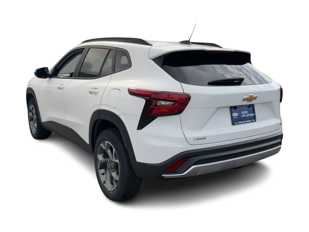 Thumbnail: 2024 Chevrolet Trax - 4