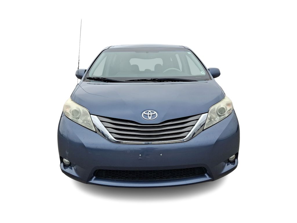 2014 Toyota Sienna XLE 28