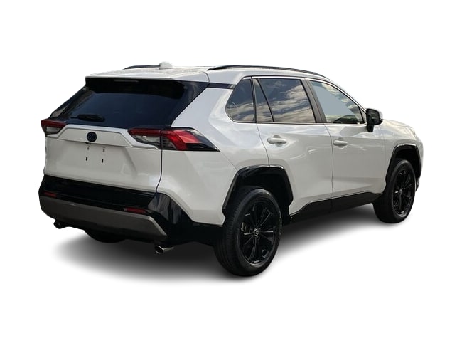 2022 Toyota RAV4 SE 18