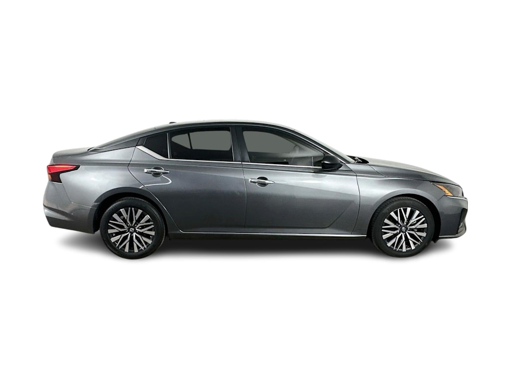 Thumbnail: 2025 Nissan Altima - 25