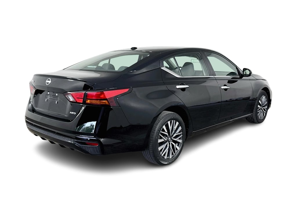 Thumbnail: 2025 Nissan Altima - 24