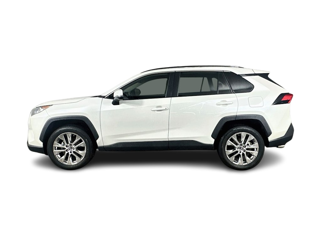 Thumbnail: 2021 Toyota RAV4 - 3