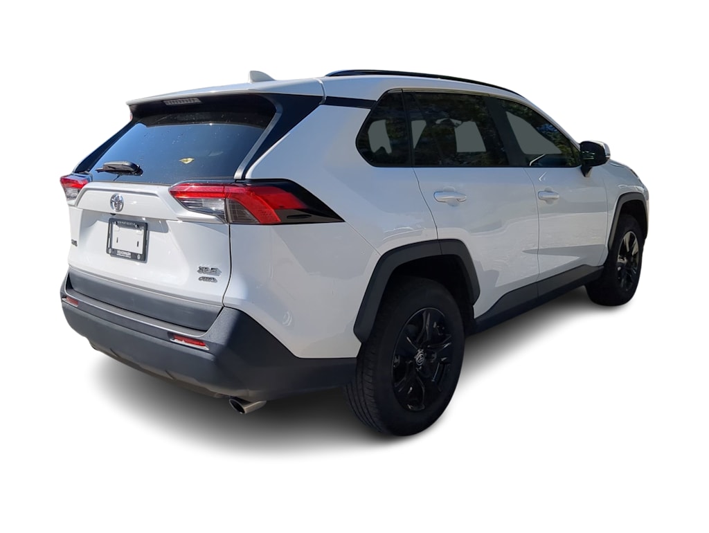 Thumbnail: 2021 Toyota RAV4 - 18