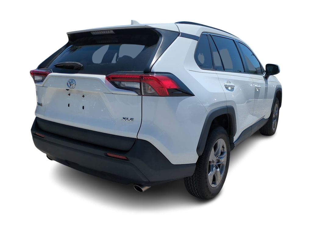 Thumbnail: 2022 Toyota RAV4 - 17