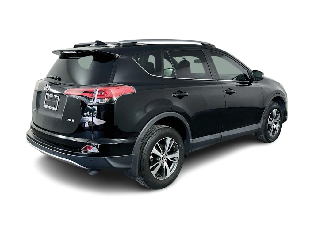 Thumbnail: 2017 Toyota RAV4 - 24