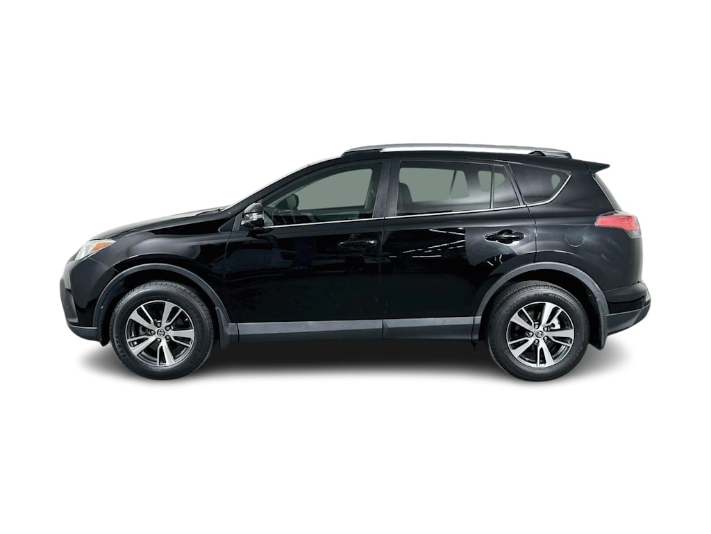 Thumbnail: 2017 Toyota RAV4 - 3