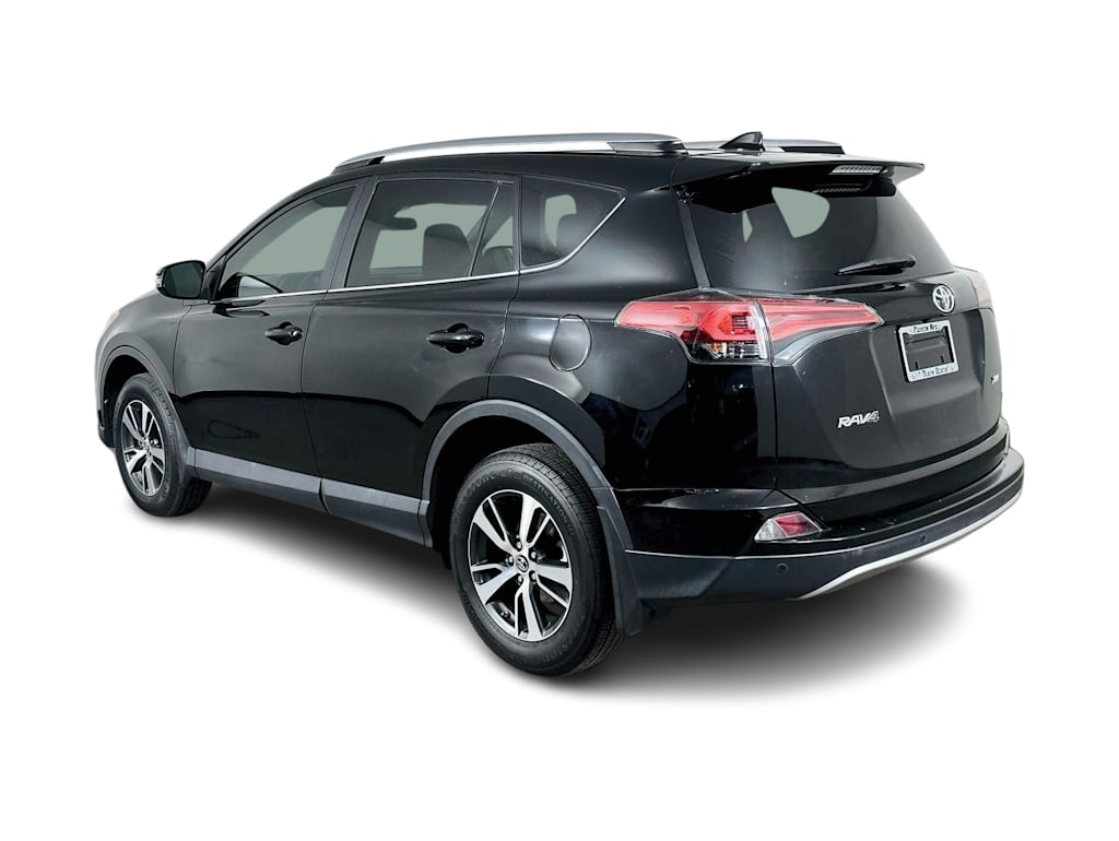 Thumbnail: 2017 Toyota RAV4 - 4