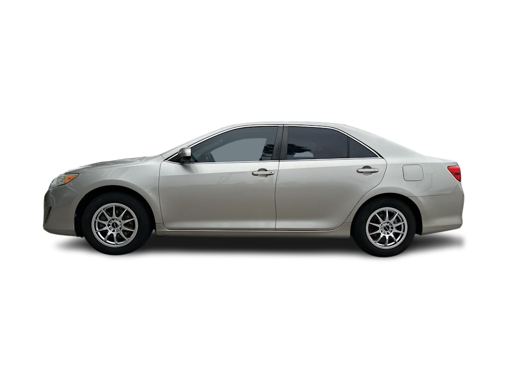 Thumbnail: 2014 Toyota Camry - 3