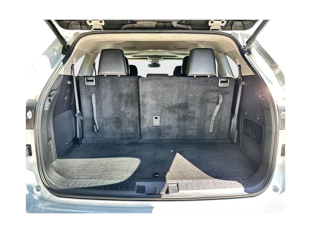 Thumbnail: 2023 Toyota Highlander - 16