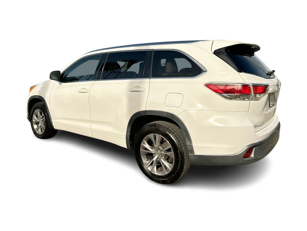 Thumbnail: 2015 Toyota Highlander - 4