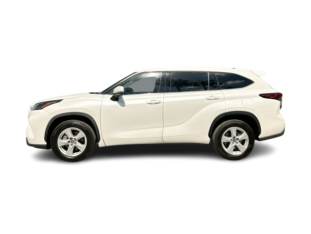 Thumbnail: 2022 Toyota Highlander - 3