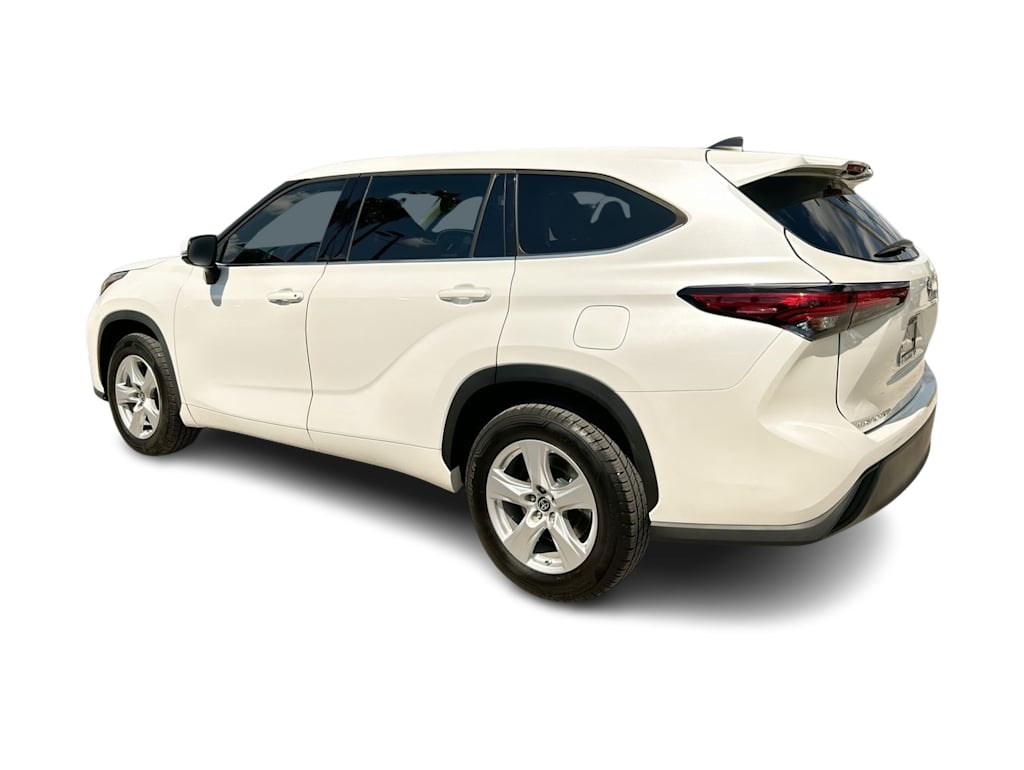 Thumbnail: 2022 Toyota Highlander - 4