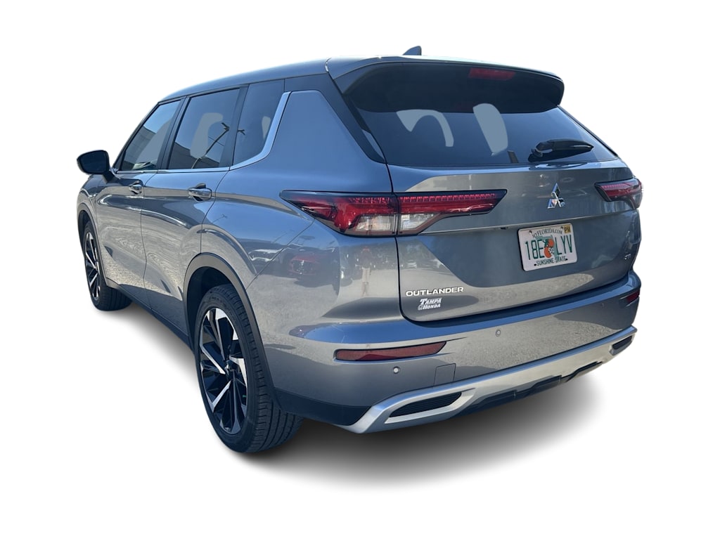 Thumbnail: 2024 Mitsubishi Outlander - 3