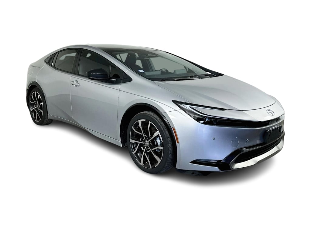 Thumbnail: 2025 Toyota Prius v - 23