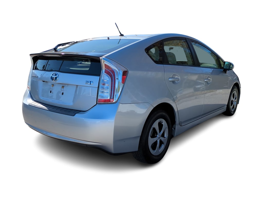 2015 Toyota Prius Two 18