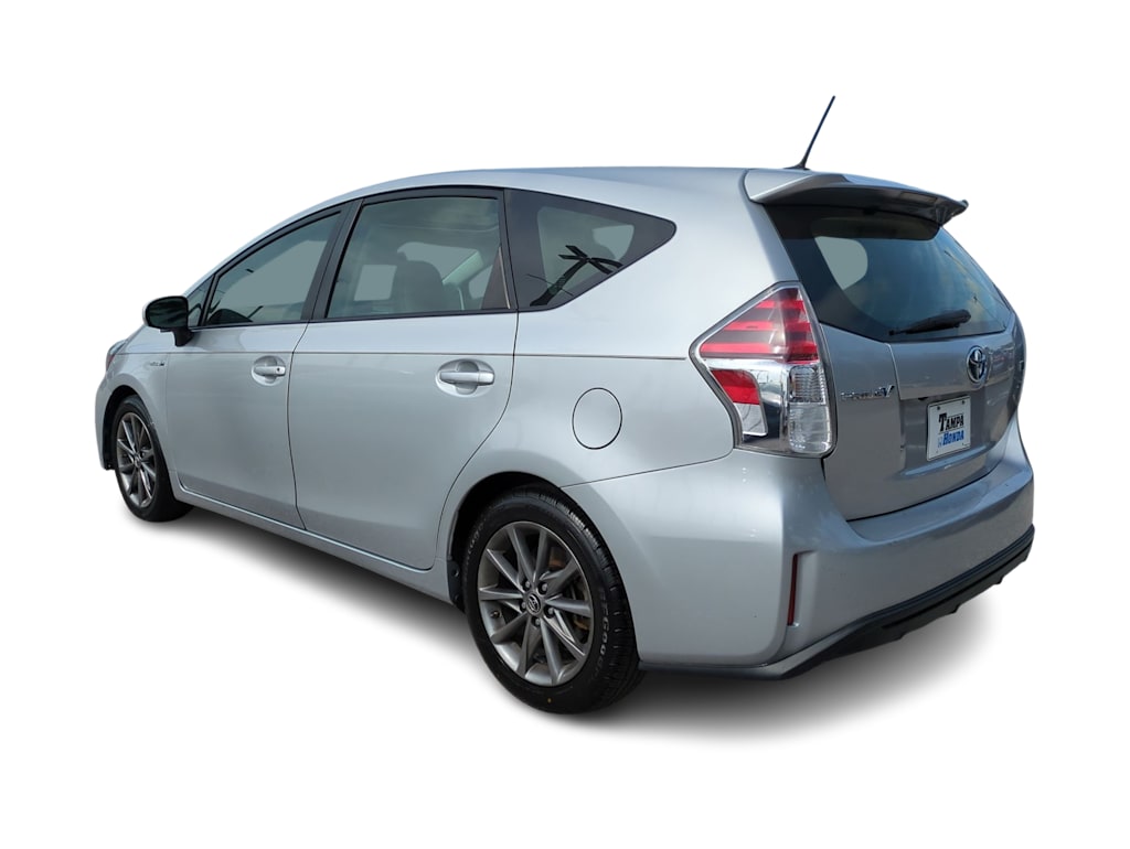 2015 Toyota Prius v Five 4