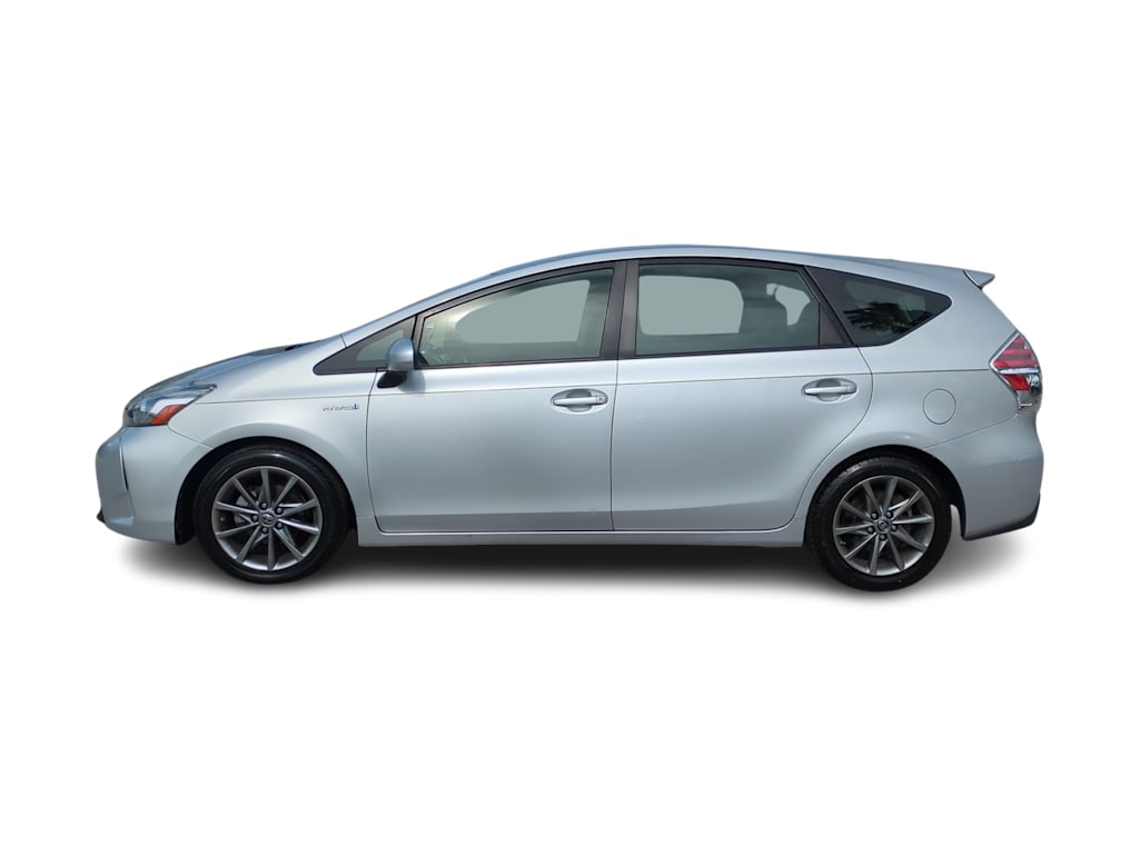 2015 Toyota Prius v Five 3