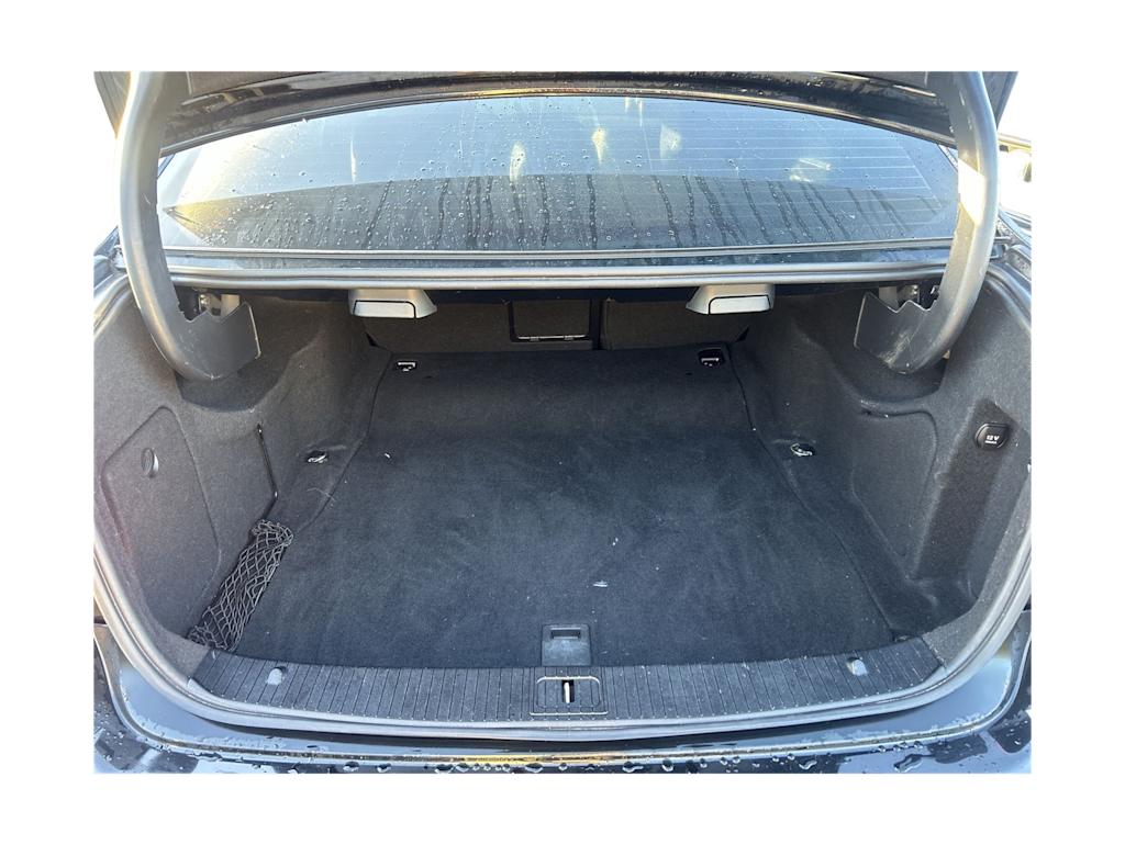 Thumbnail: 2016 Mercedes-Benz E-Class - 16