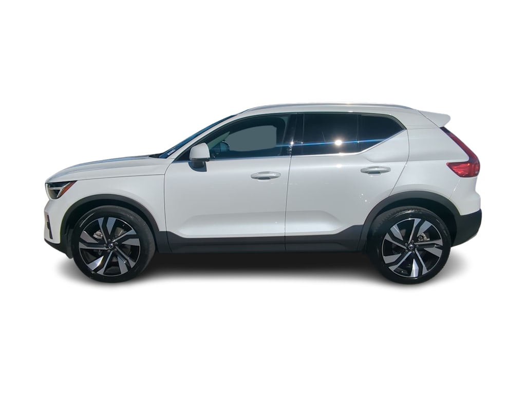 2023 Volvo XC40 B5 Plus 3