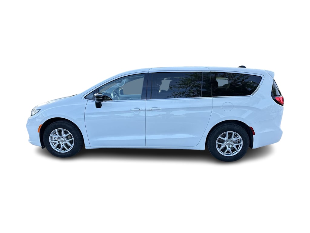 Thumbnail: 2024 Chrysler Pacifica - 3