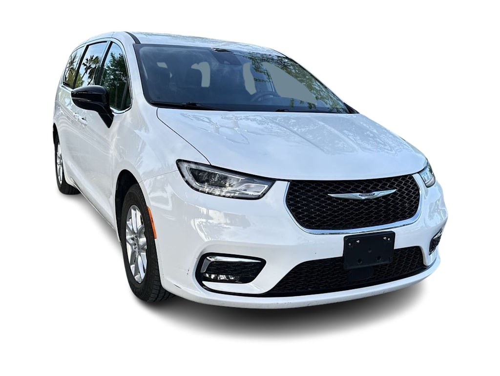 Thumbnail: 2024 Chrysler Pacifica - 6