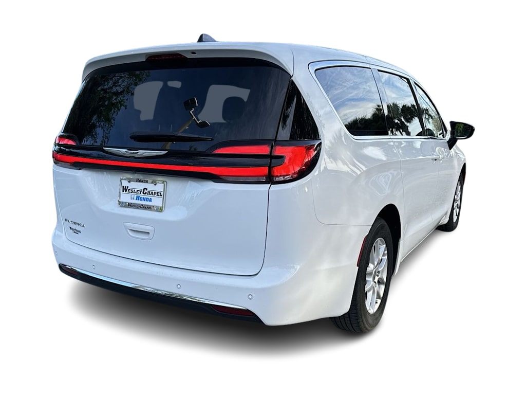 Thumbnail: 2024 Chrysler Pacifica - 15