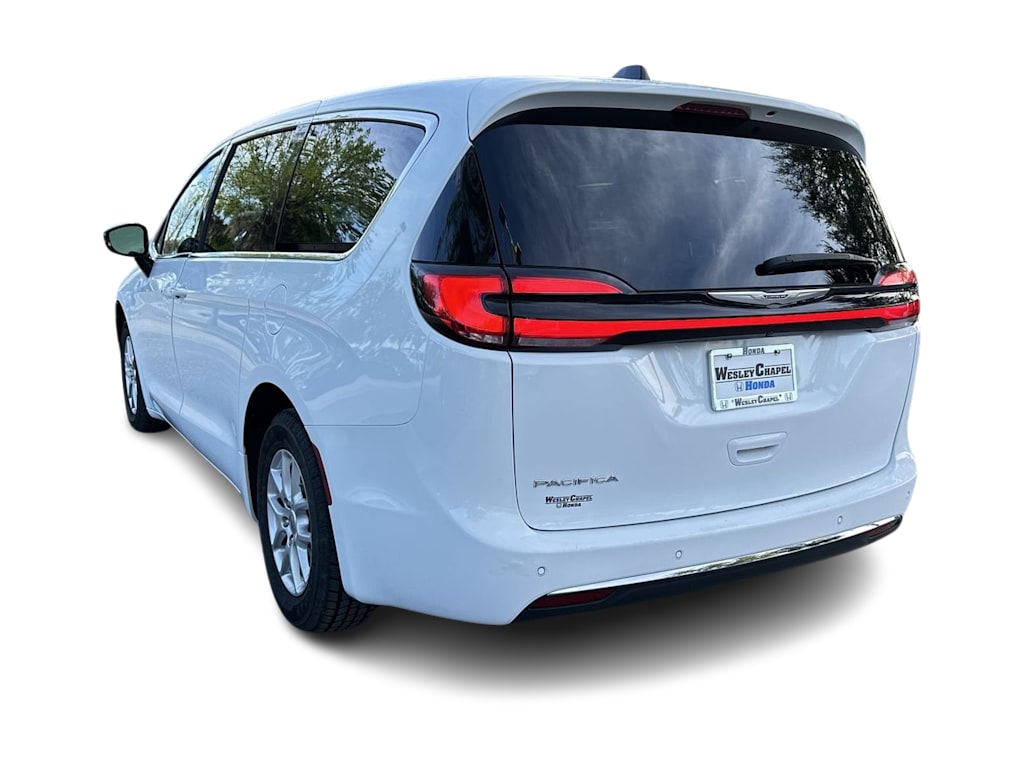Thumbnail: 2024 Chrysler Pacifica - 4